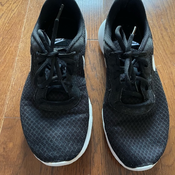 Nike Tanjun Black/White 818381-011 Youth 6 Women’s 7.5 - Picture 5 of 5